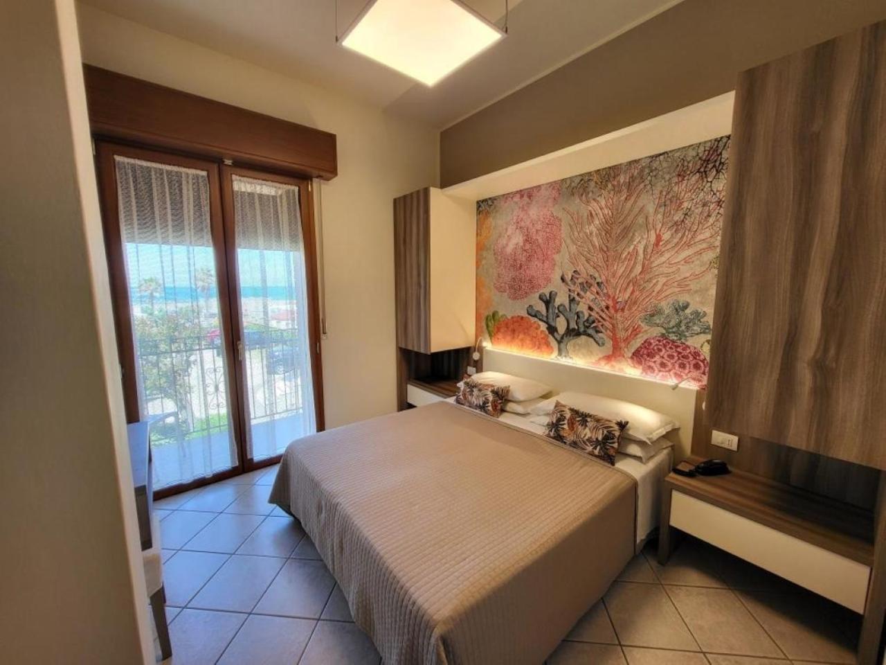 Hotel Villa Fulgida Cattolica Zewnętrze zdjęcie